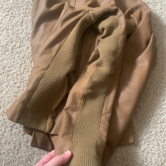 $995 Womens VINCE Scuba Distressed Tan/Brown Leather Moto Jacket Size Small - Picture 6 of 11